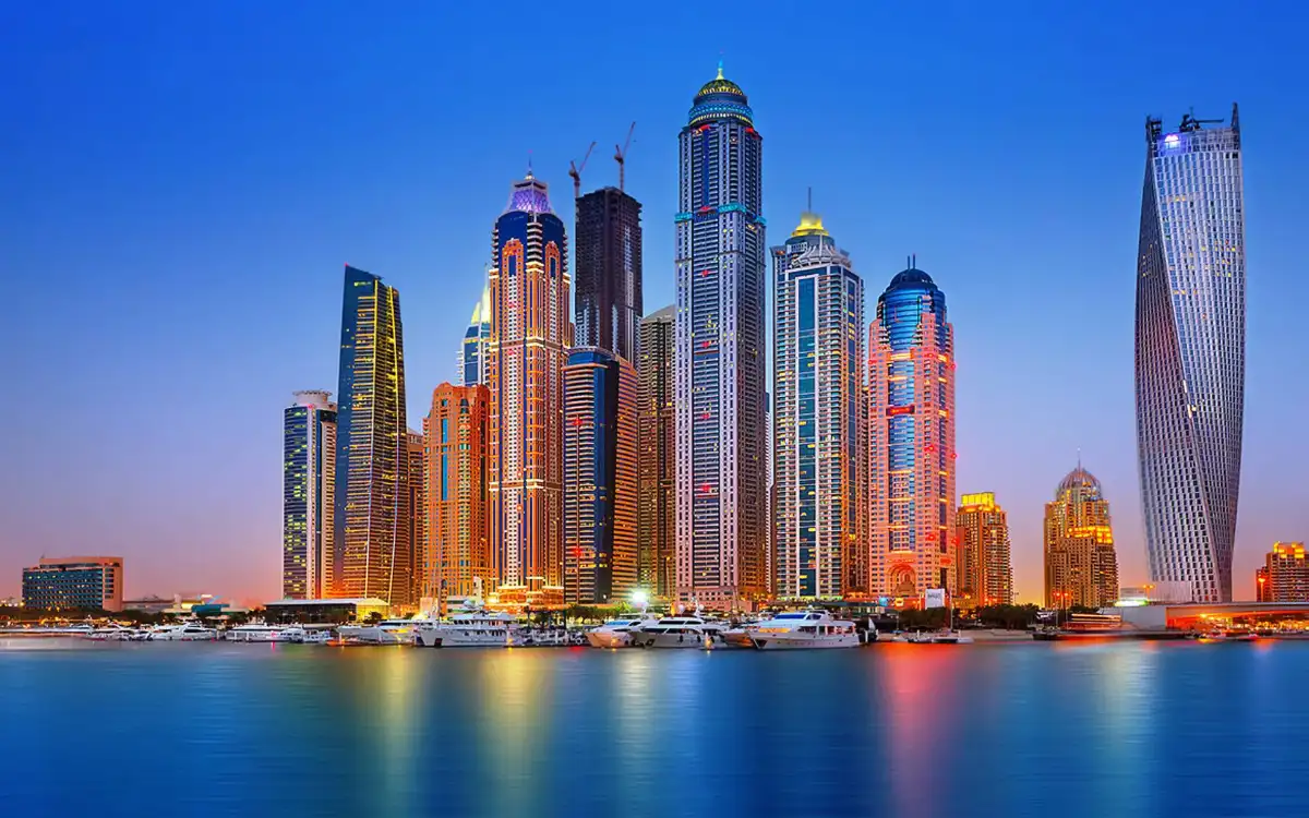 Mga aktibidad sa tubig sa Dubai Marina: Pagsakay sa bangka, jet ski at night cruise