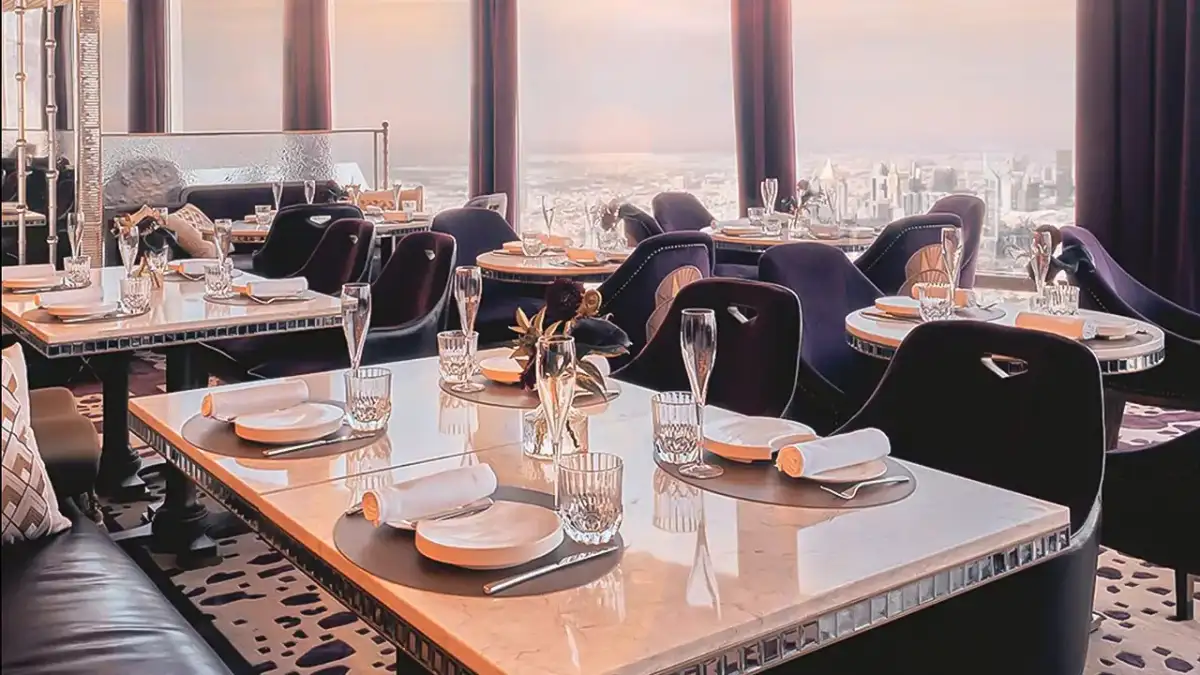 Menü und Art der Speisen im Restaurant Atmosphere