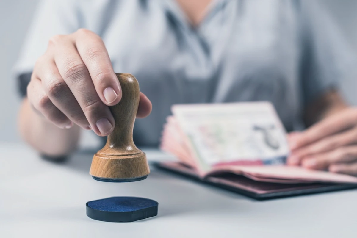 Mga Batas at Limitasyon ng Visa sa Paliparan