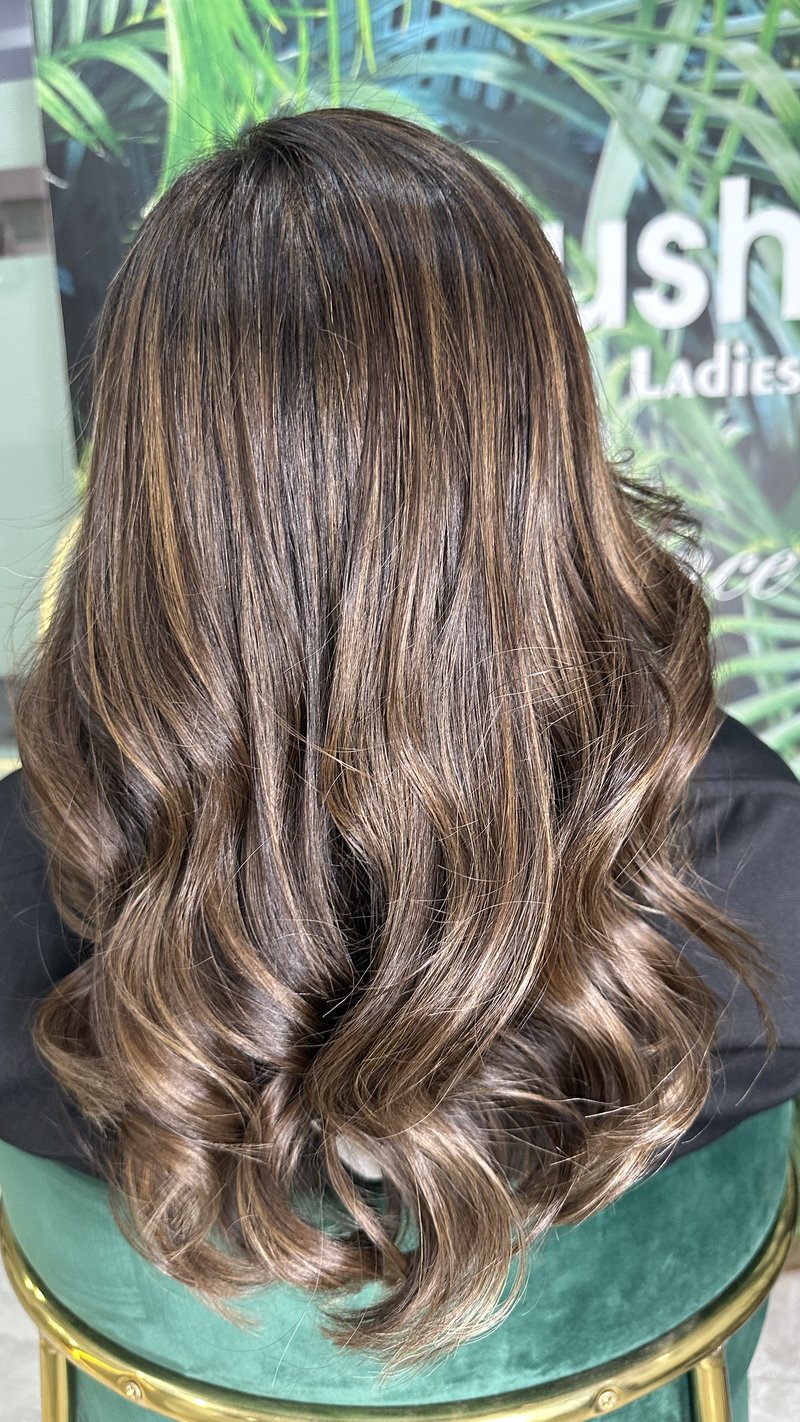 Blush N Curls Ladies Salon & Spa | Аль-Манхуль - womenhairsalon